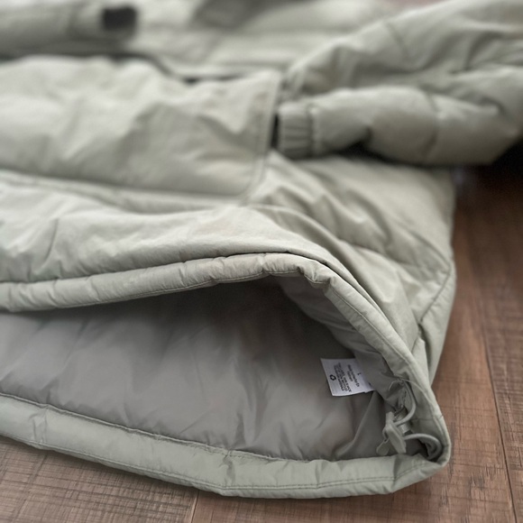 Free Assembly Hooded Parka Pullover Puffer Jacket - Picture 5 of 6